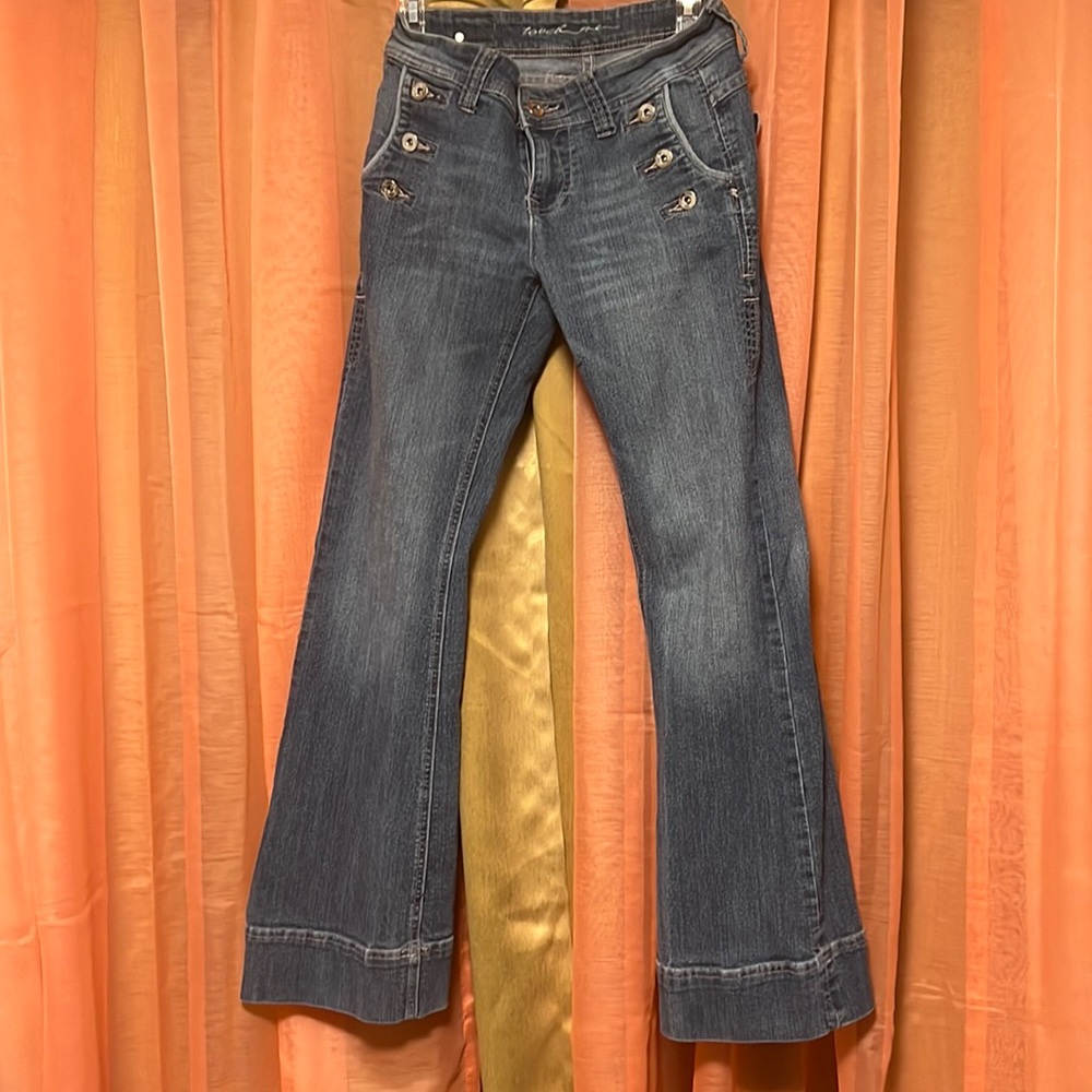 jeans with buttons